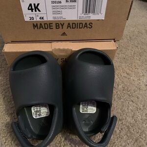 adidas Black YZY Slides with Open Toe Design and Comfortable Material